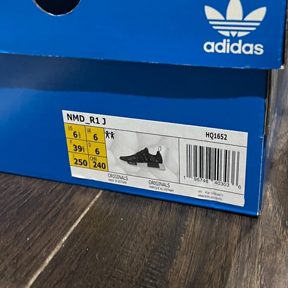 Adidas Junior NMD_R1 Shoes - Picture 6 of 9